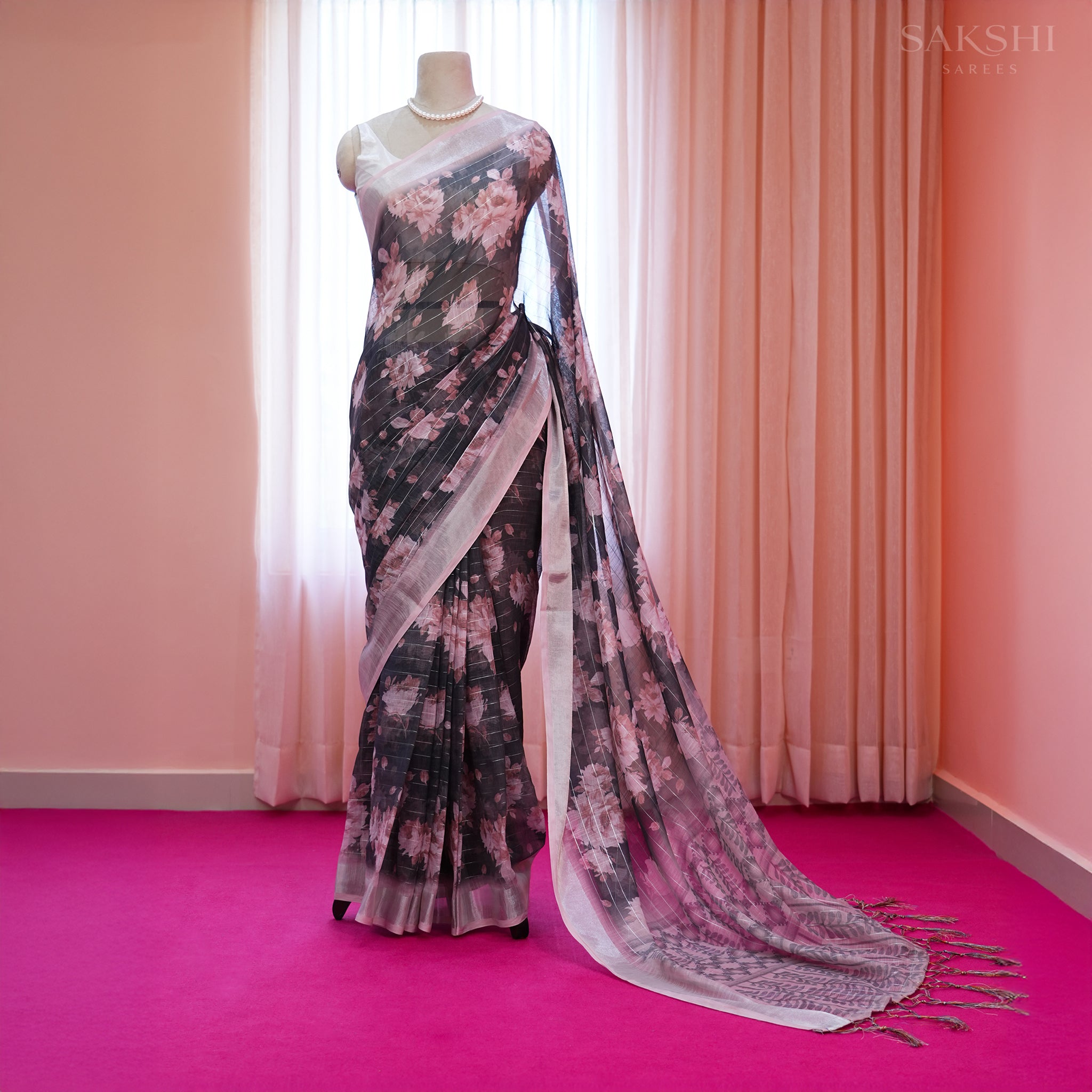 Everyday Bloom with Black Shine