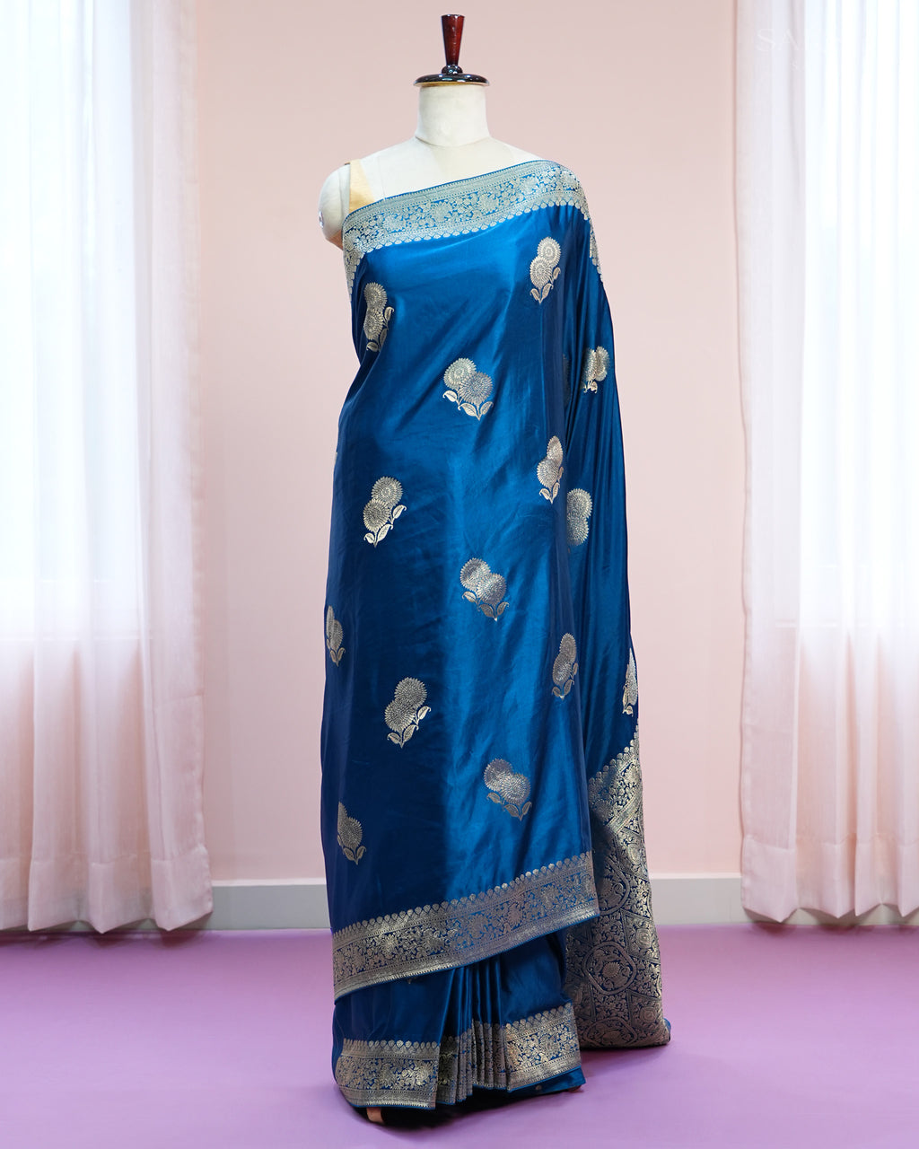 Signature Regal Double Flower Trouble in Dark Blue