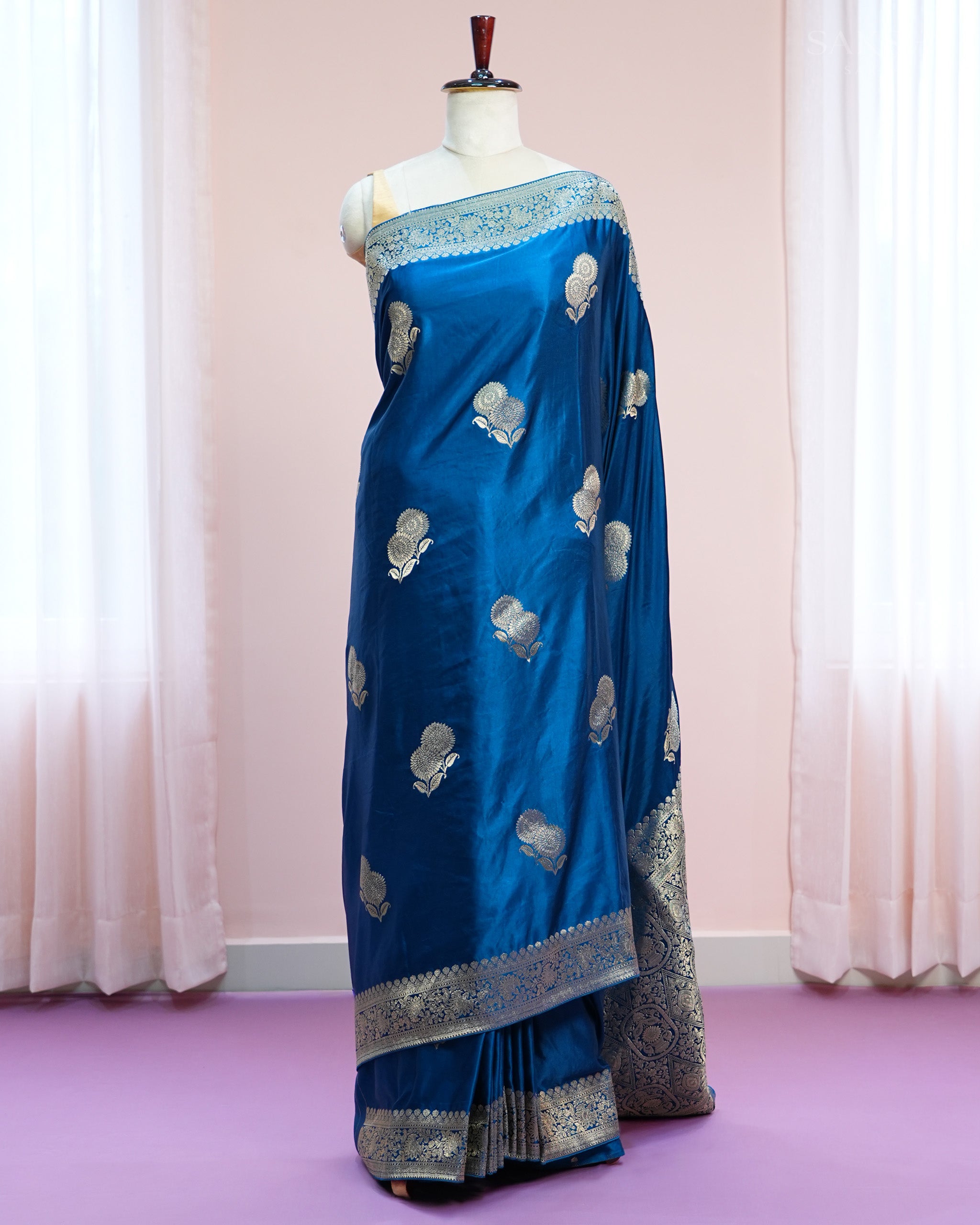 Signature Regal Double Flower Trouble in Dark Blue