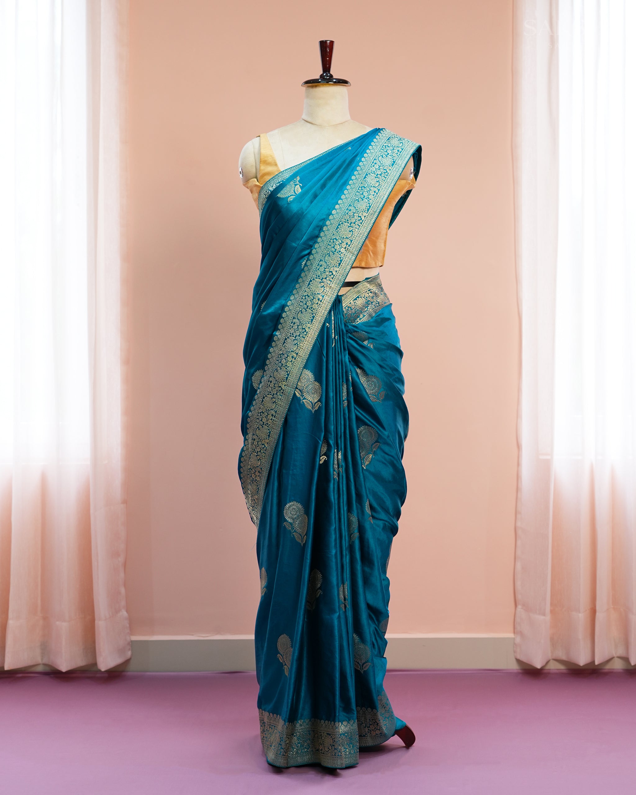 Signature Regal Double Flower Trouble in Light Blue