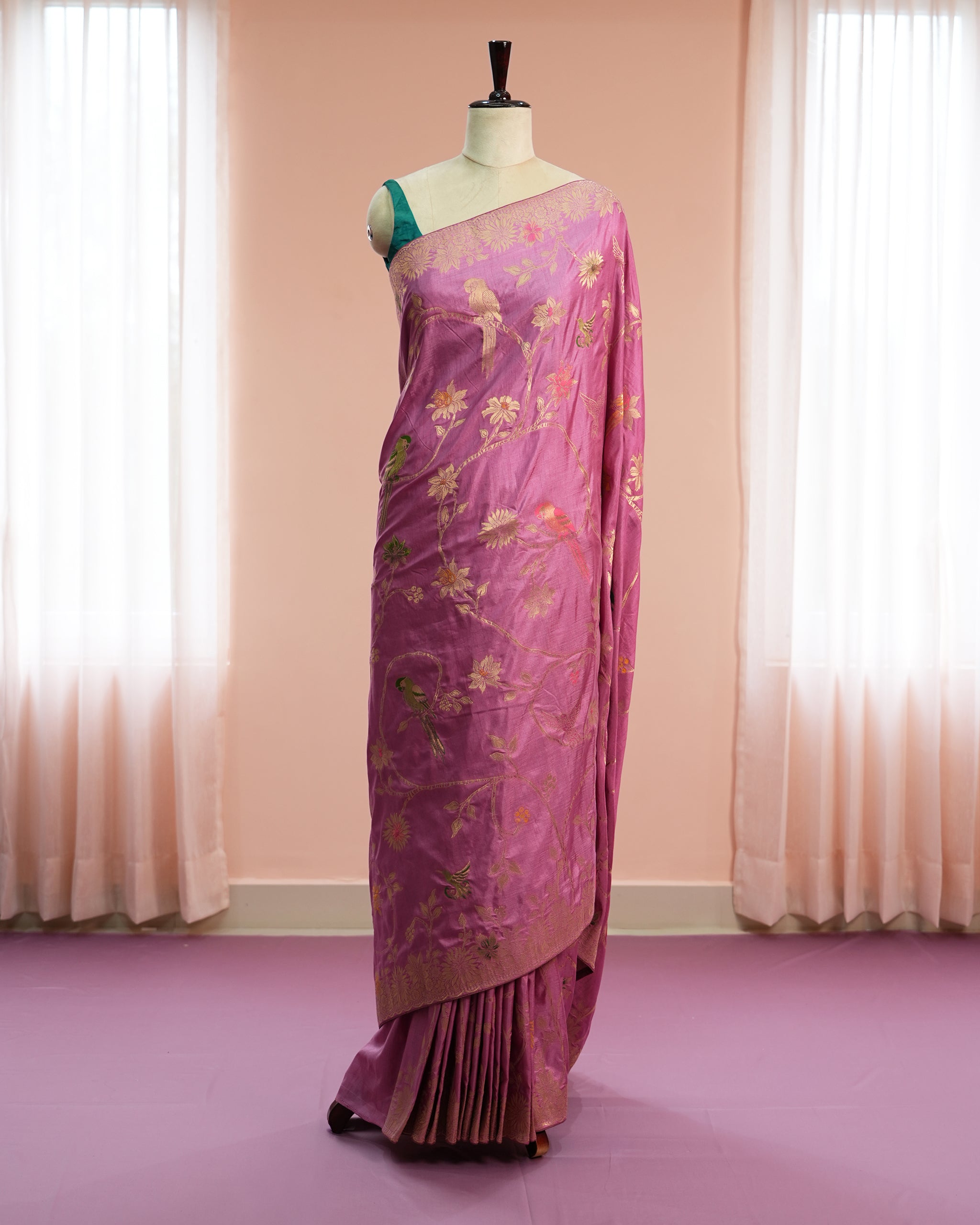 Signature Regal Parrot your Vibe in Pink