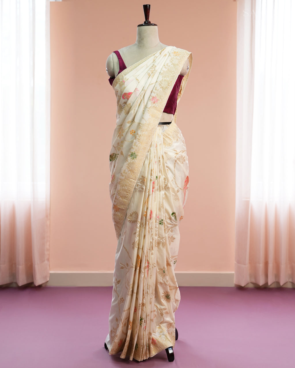 Signature Regal Parrot your Vibe in White