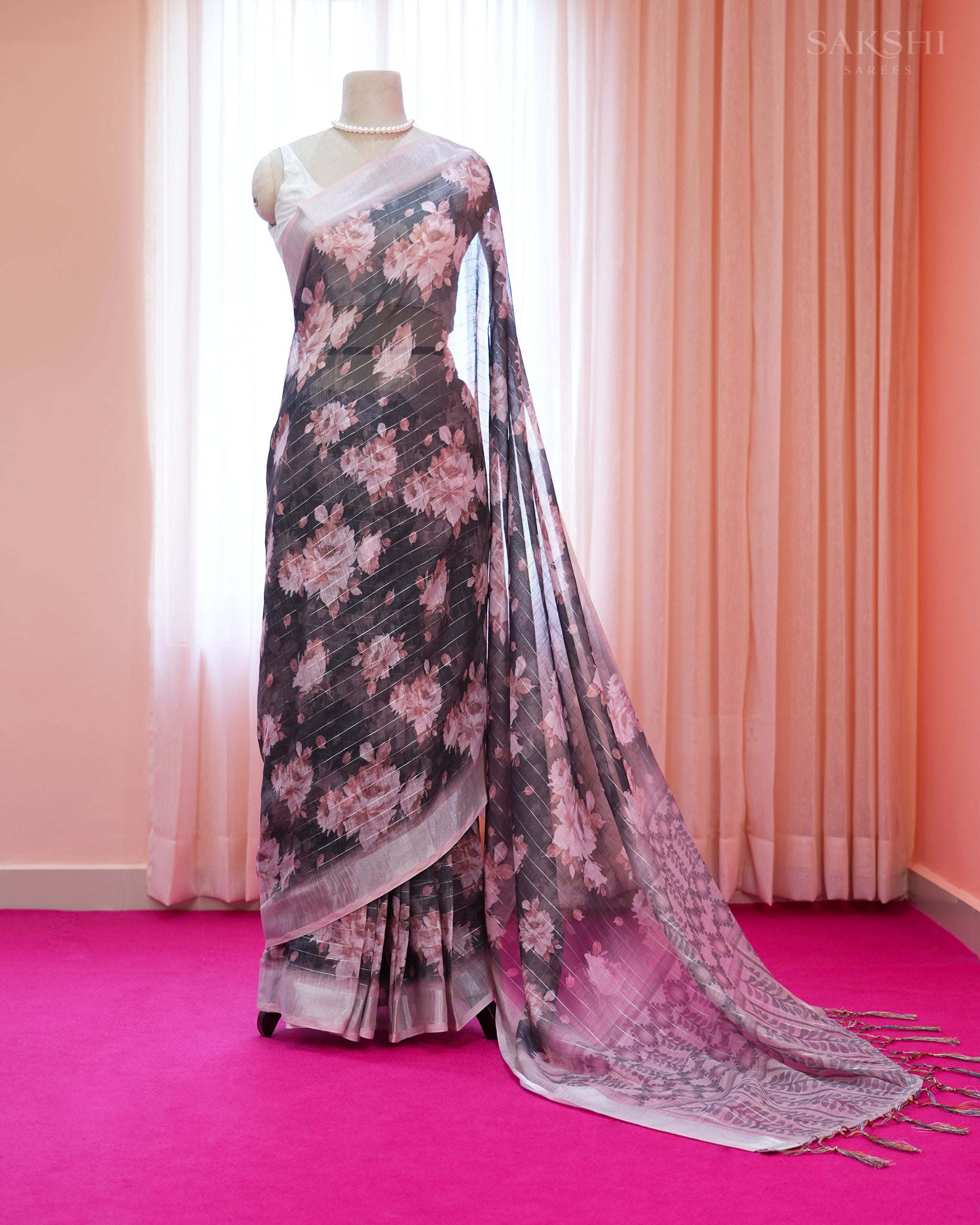 Everyday Bloom with Black Shine