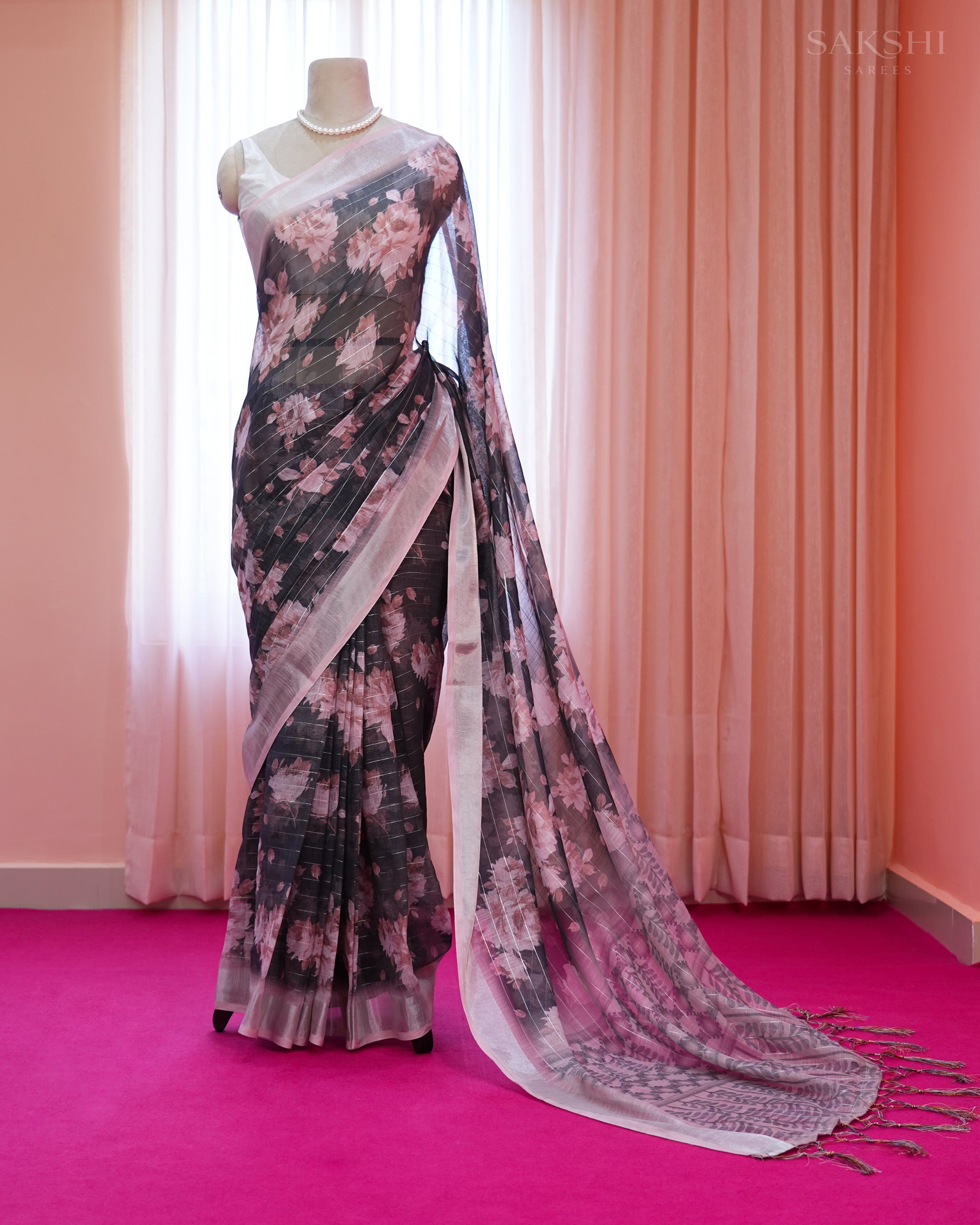 Everyday Bloom with Black Shine