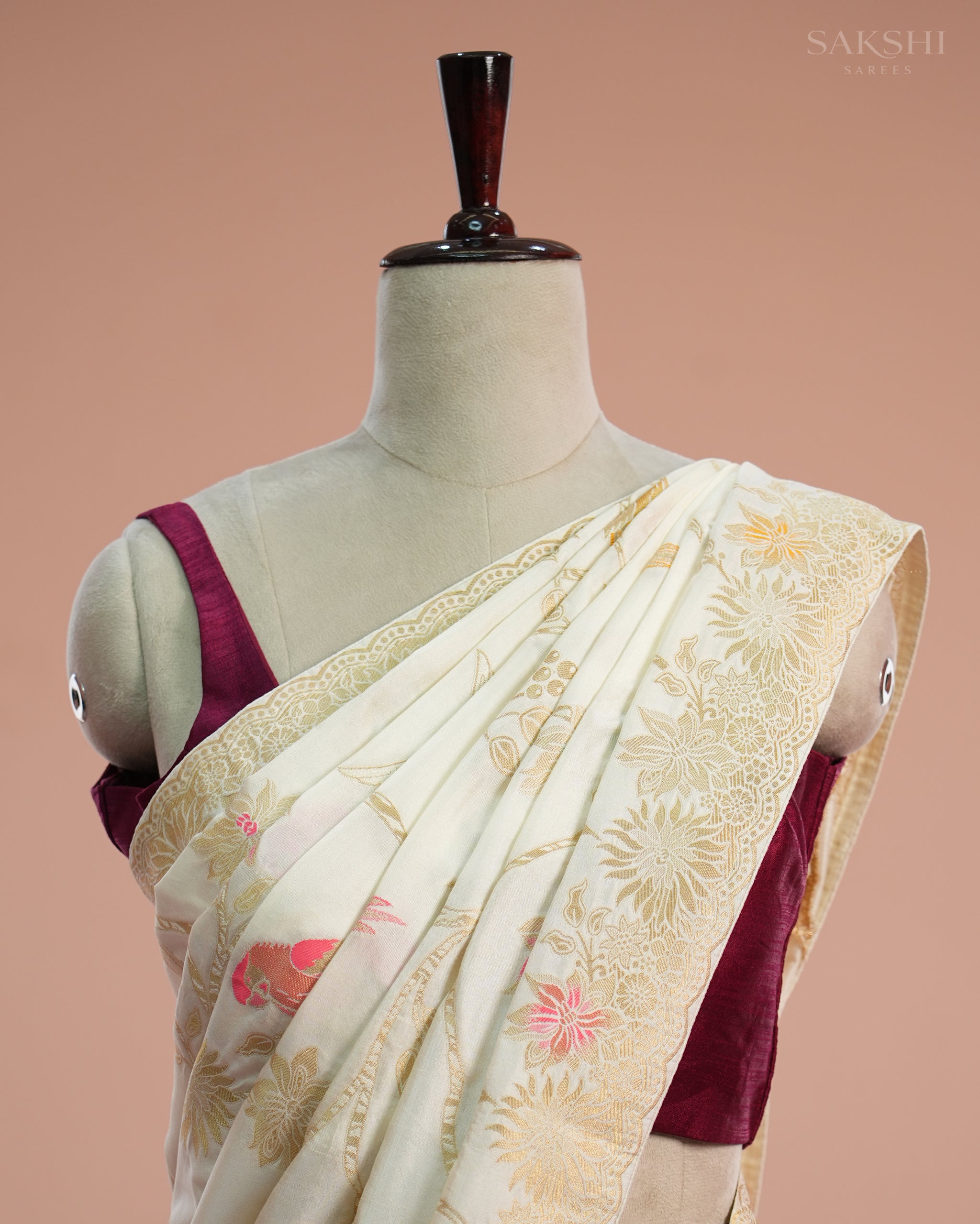 Signature Regal Parrot your Vibe in White