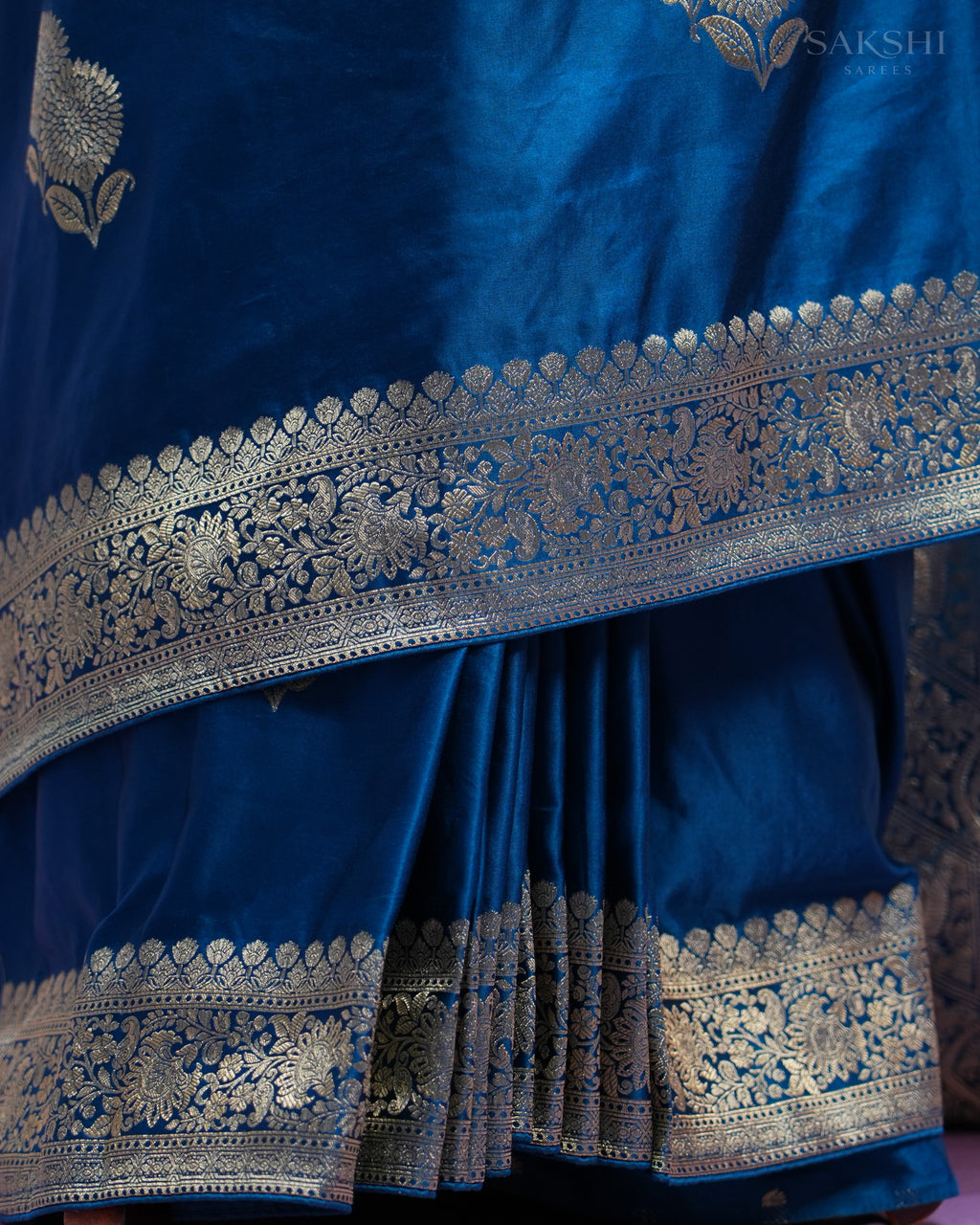 Signature Regal Double Flower Trouble in Dark Blue