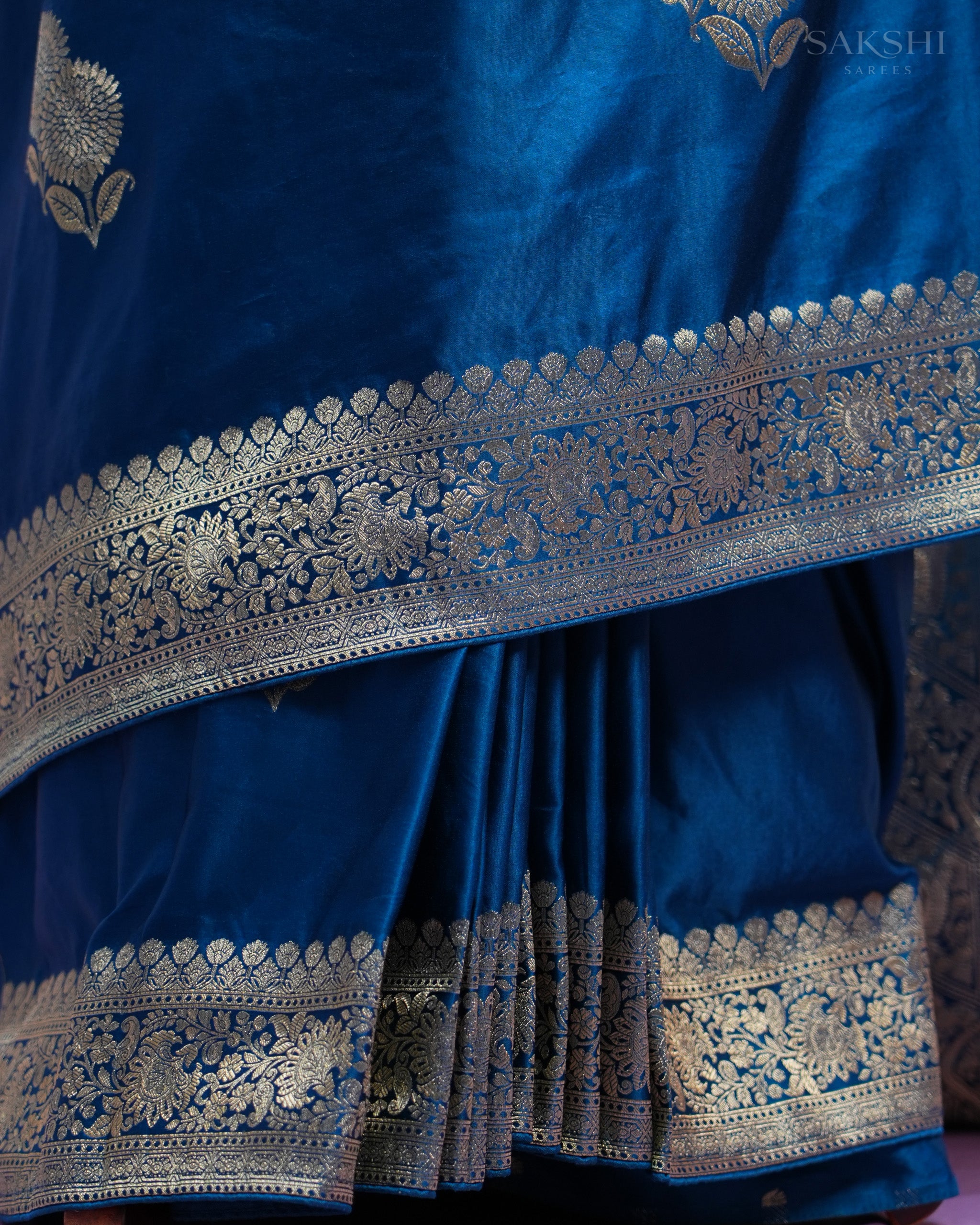 Signature Regal Double Flower Trouble in Dark Blue