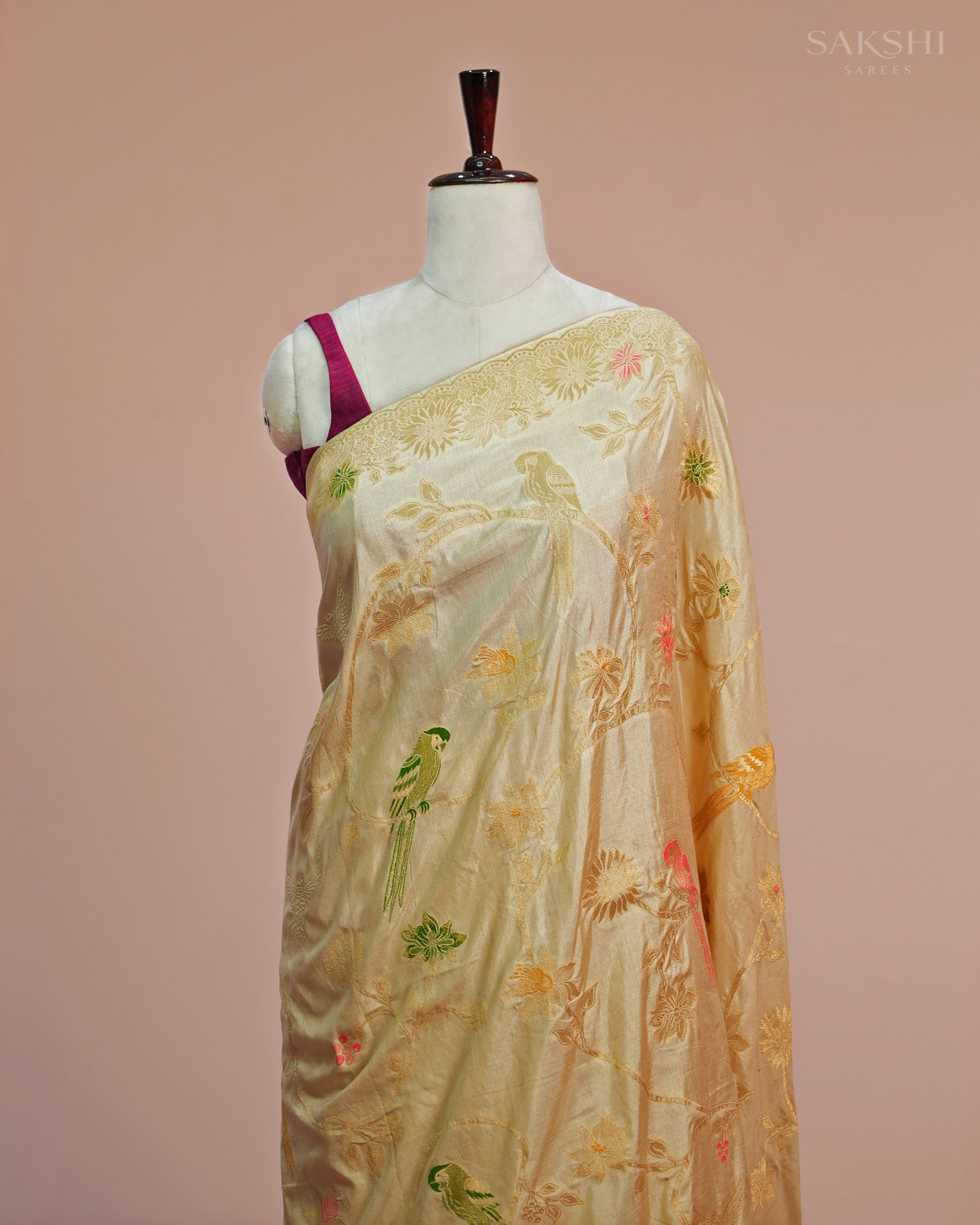 Signature Regal Parrot your Vibe in Gold