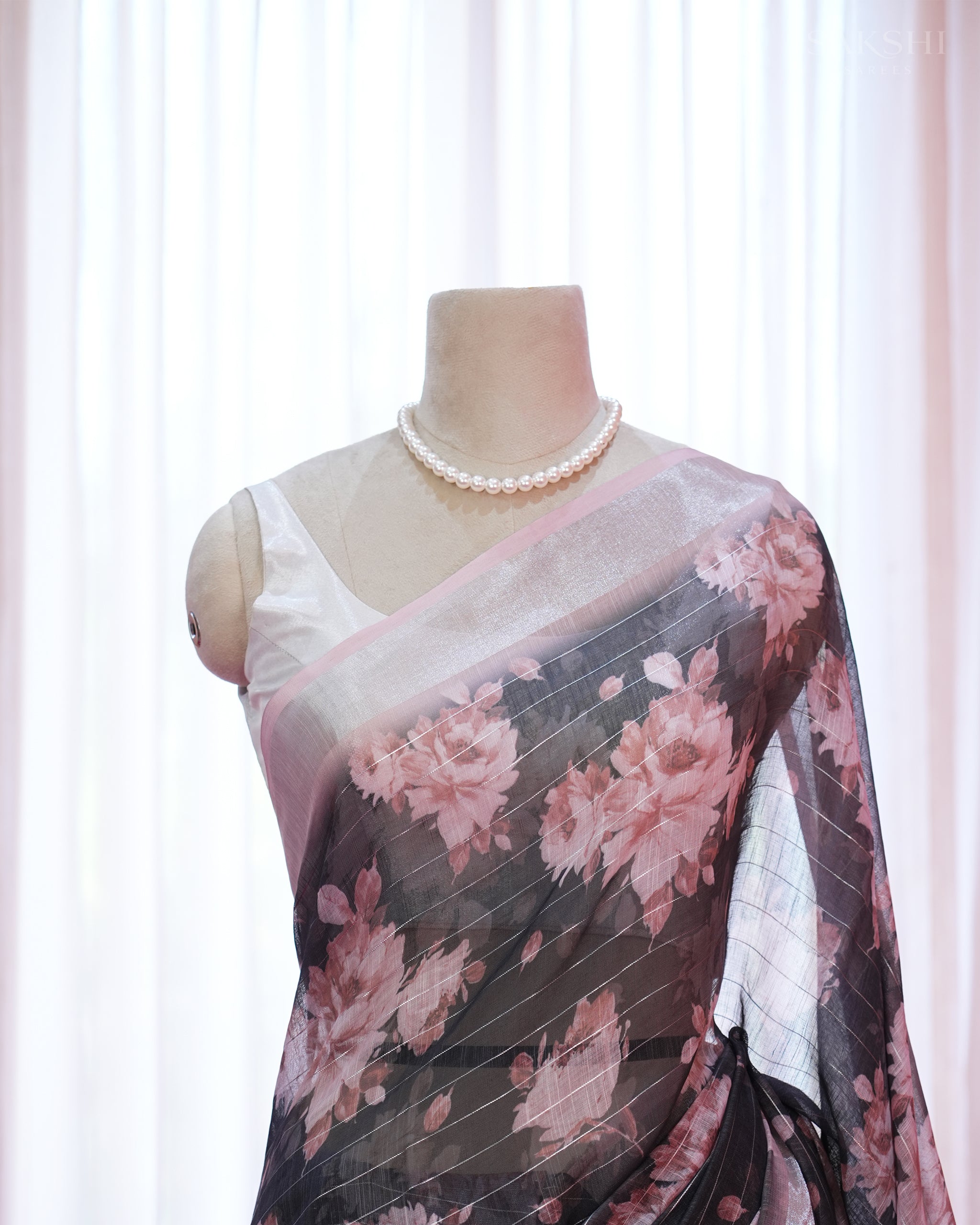 Everyday Bloom with Black Shine