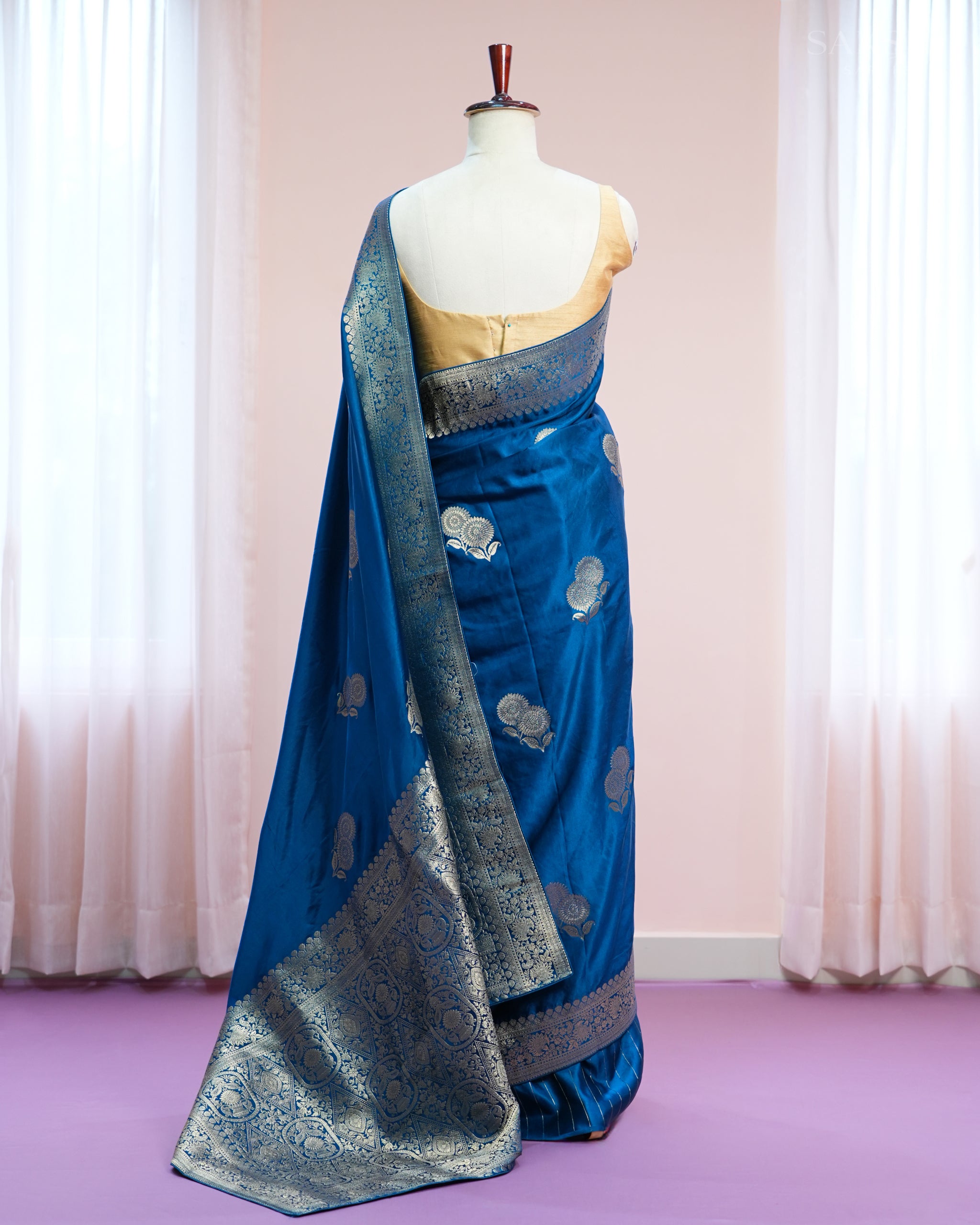 Signature Regal Double Flower Trouble in Dark Blue