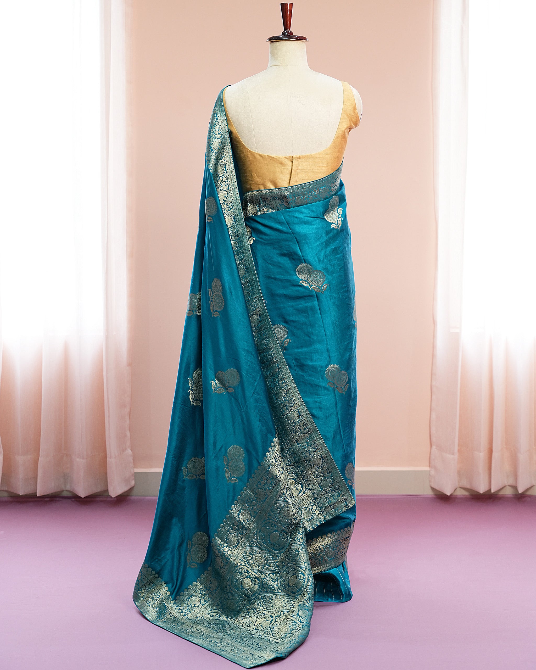 Signature Regal Double Flower Trouble in Light Blue