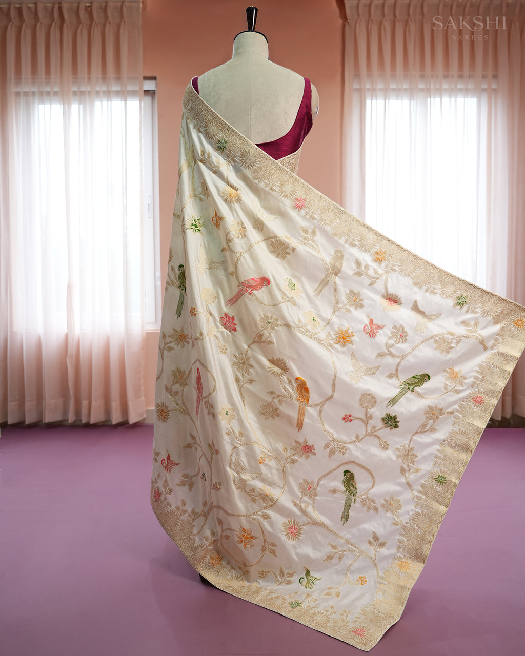 Signature Regal Parrot your Vibe in White