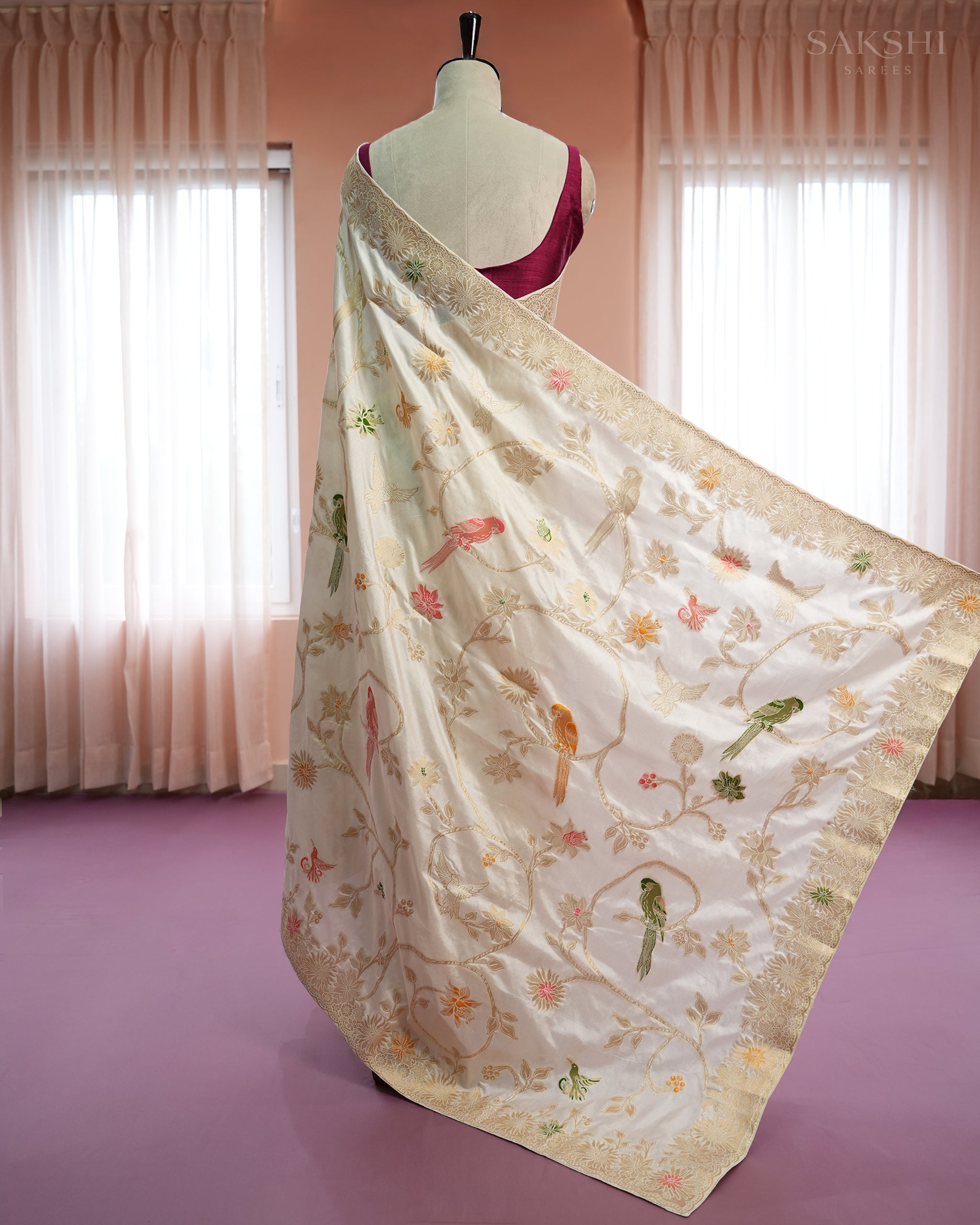 Signature Regal Parrot your Vibe in White