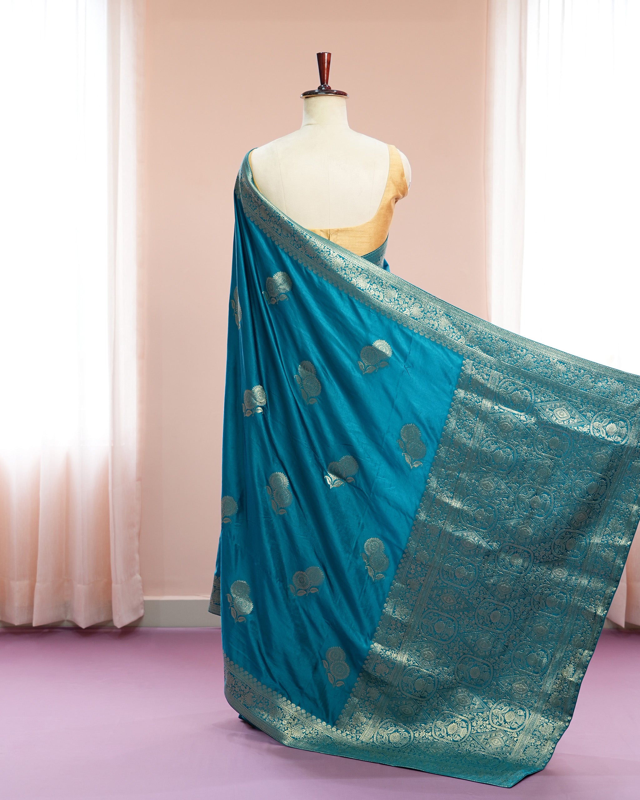 Signature Regal Double Flower Trouble in Light Blue