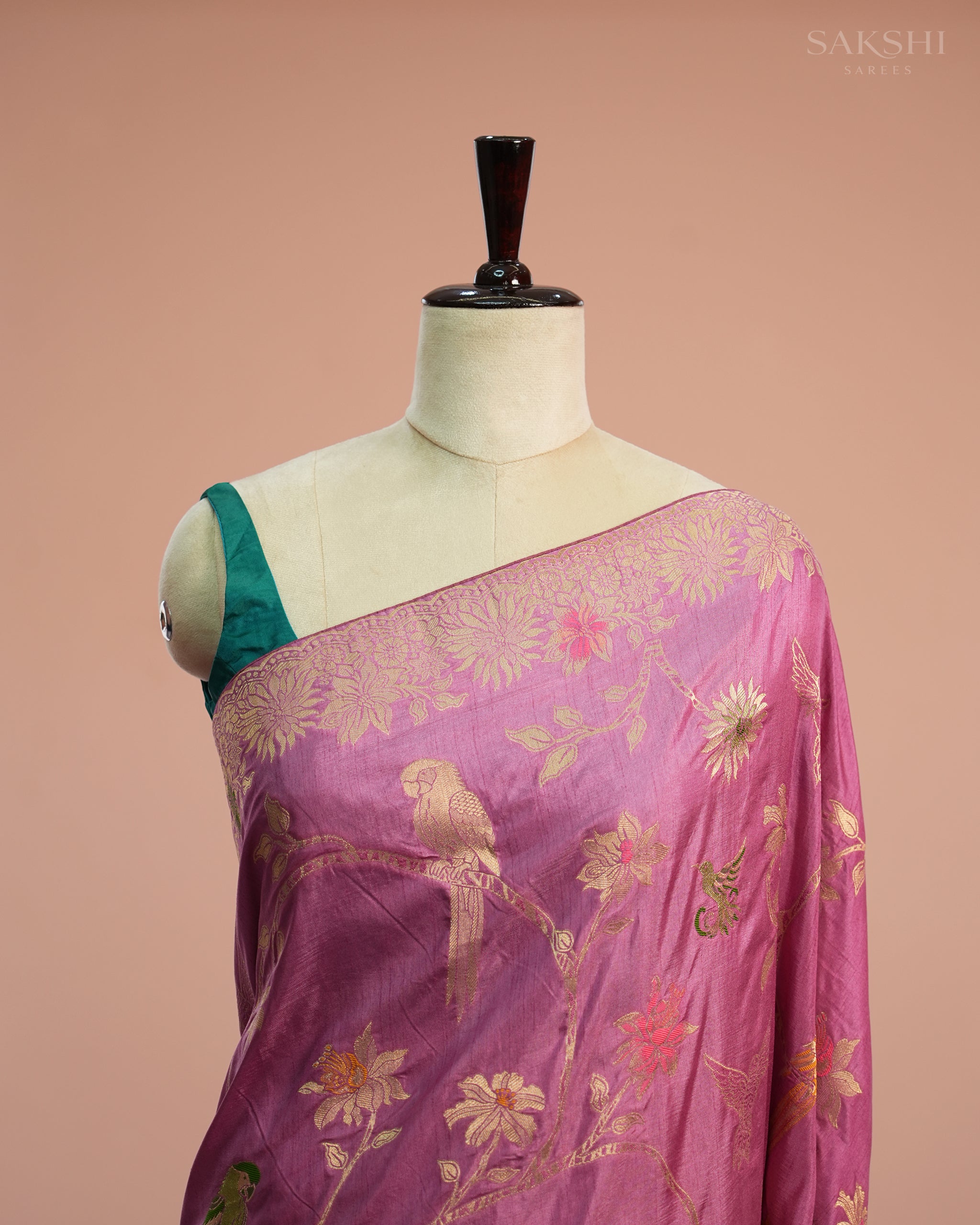 Signature Regal Parrot your Vibe in Pink