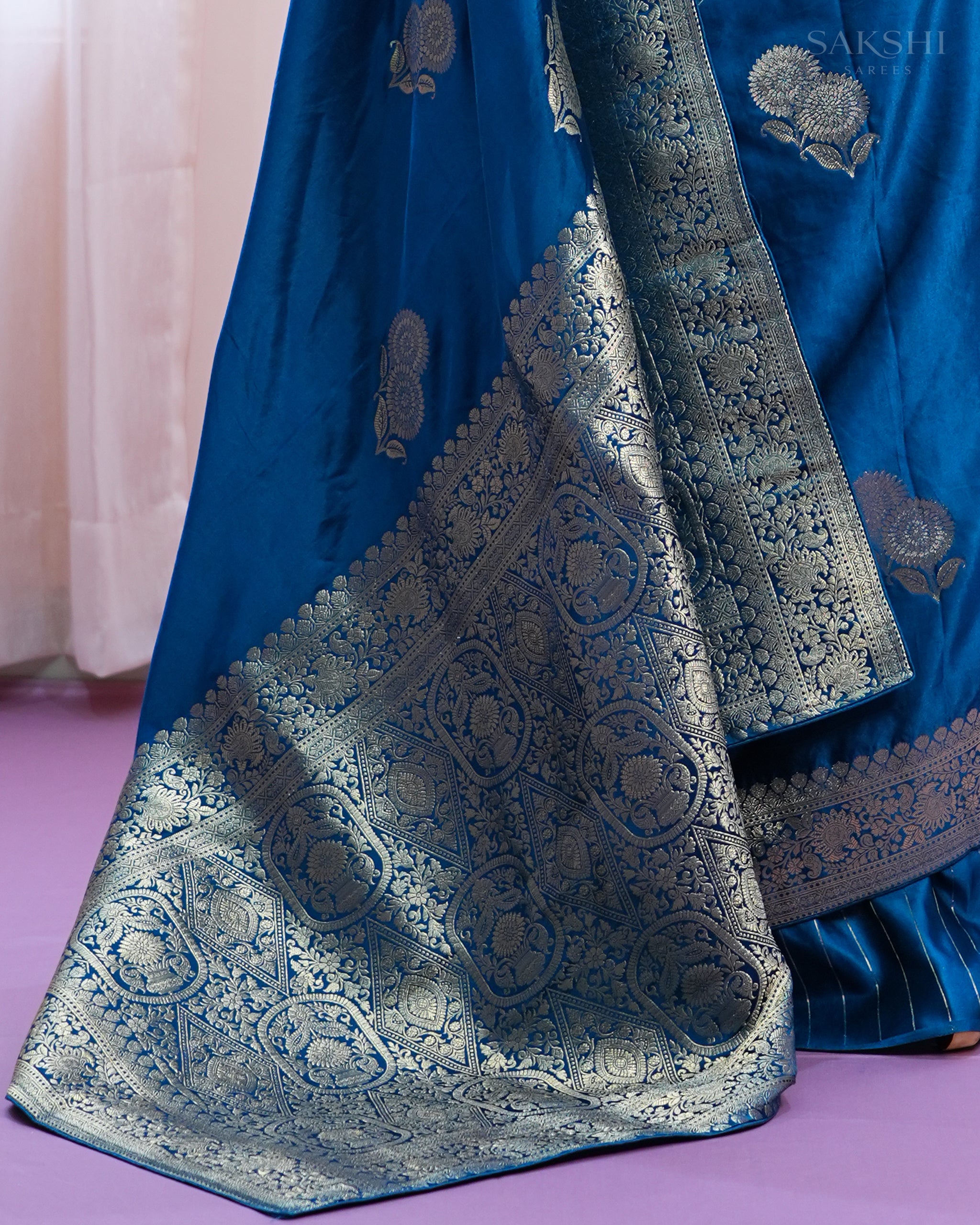 Signature Regal Double Flower Trouble in Dark Blue