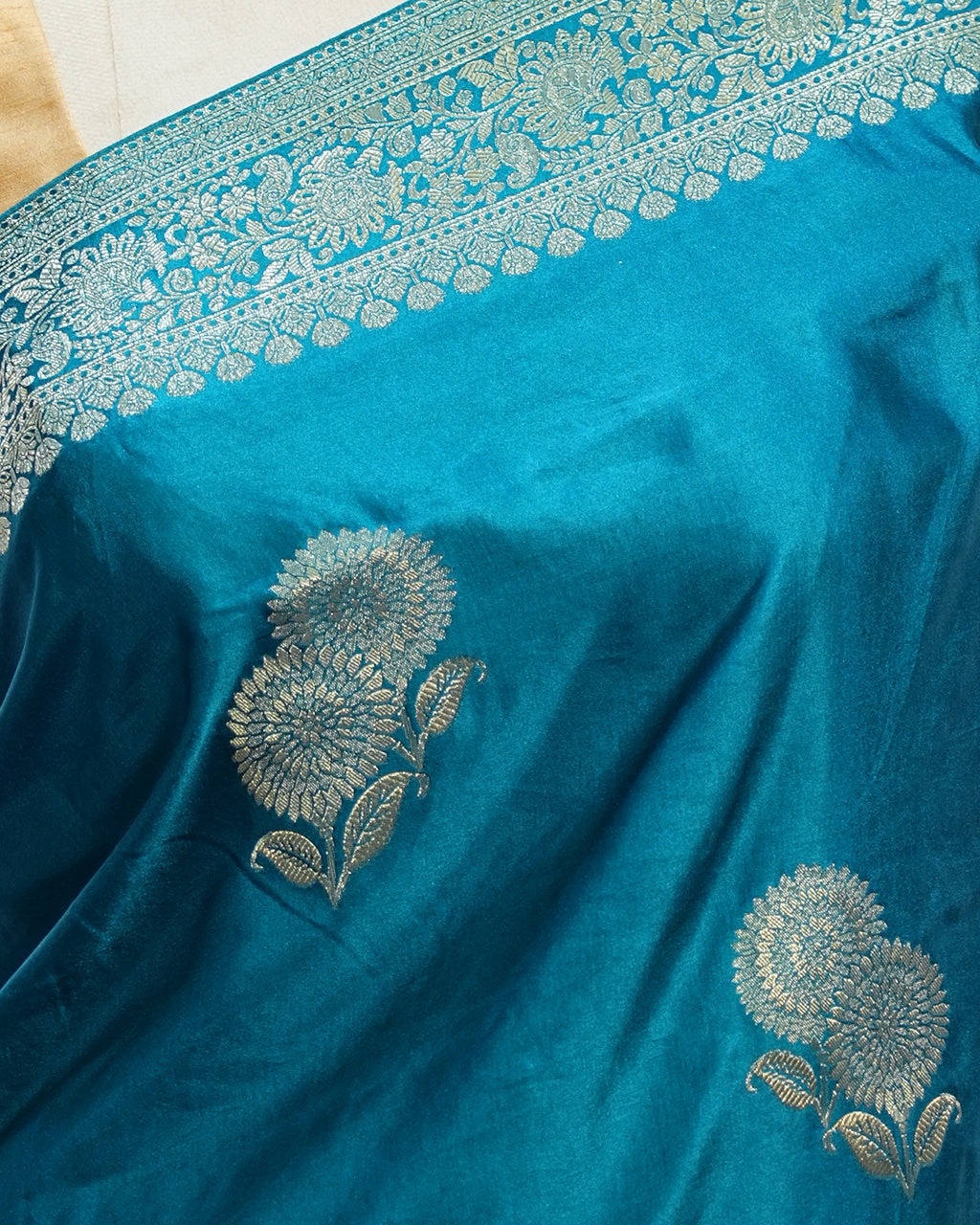 Signature Regal Double Flower Trouble in Light Blue