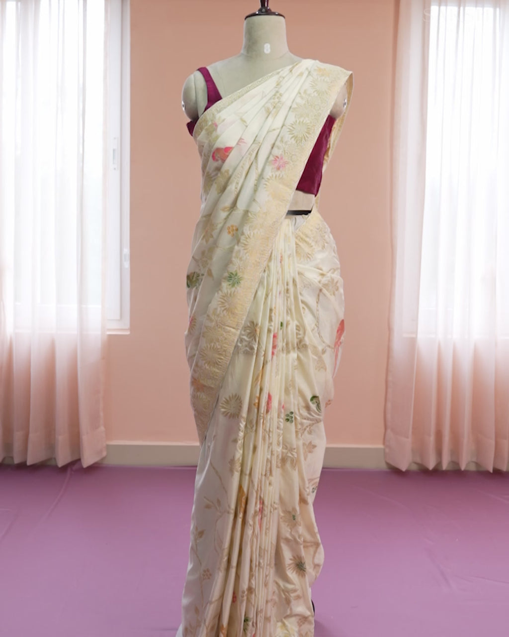 Signature Regal Parrot your Vibe in White