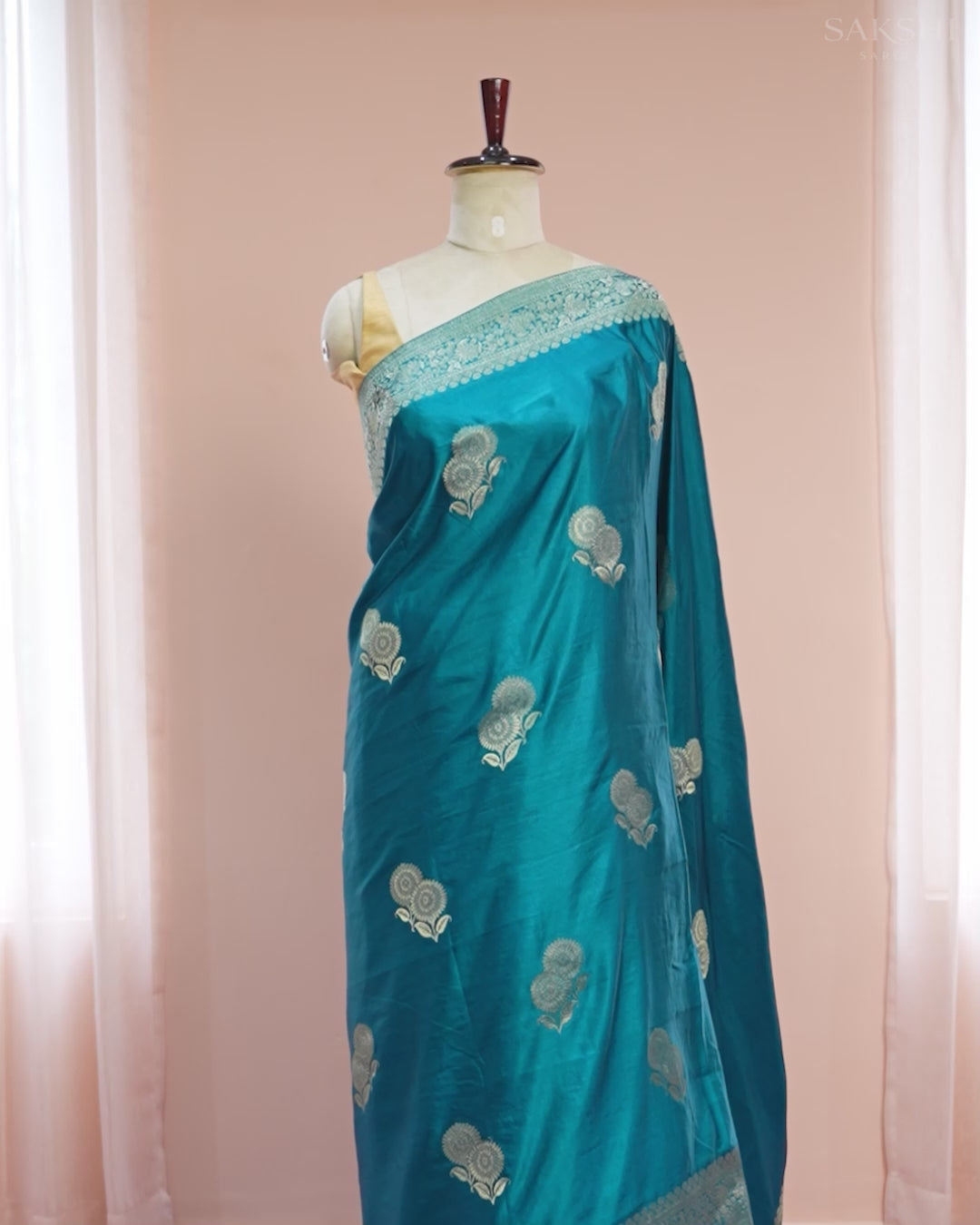 Signature Regal Double Flower Trouble in Light Blue